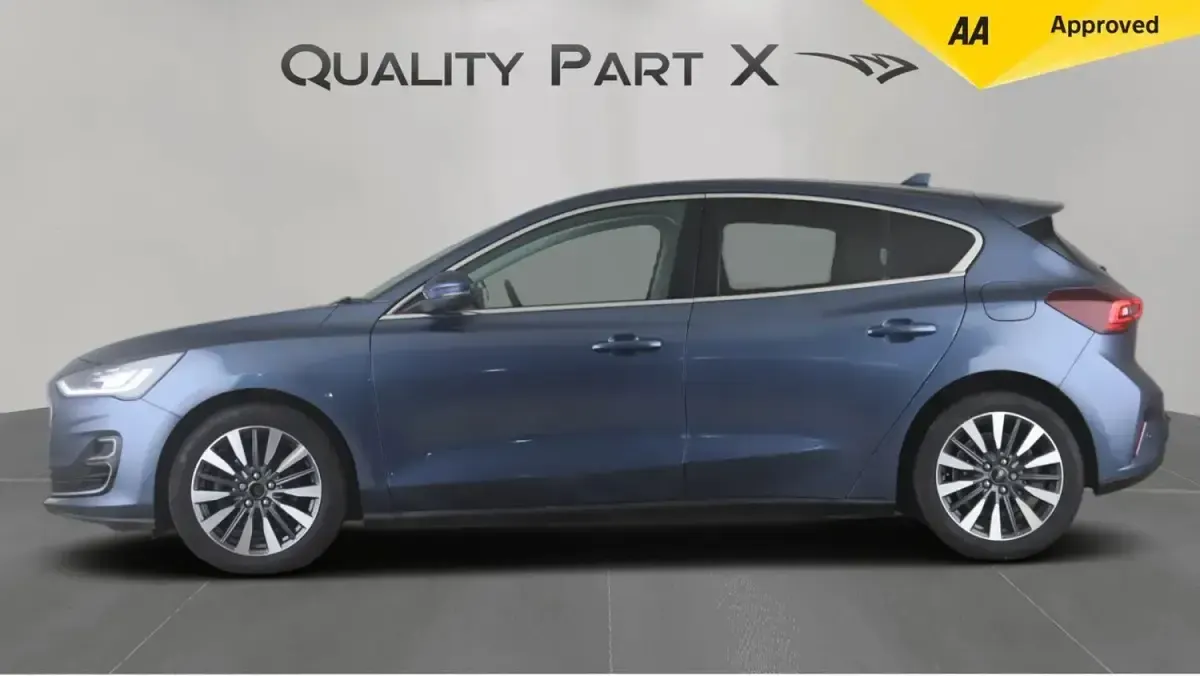 Used Ford Focus Titanium 125 HP (91 kW) 2022 Blue Hatchback