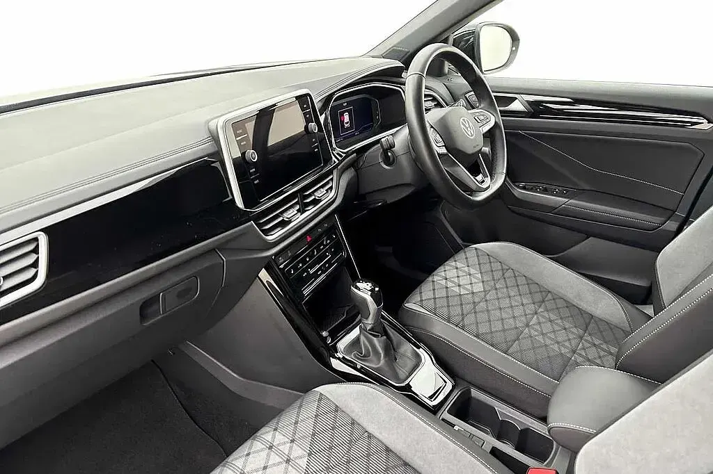 Used VW T-Roc R-line 150 HP (110 kW) 2024 Black SUV