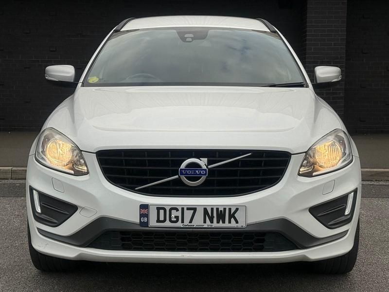 Used Volvo XC60 R-Design 2017 White SUV
