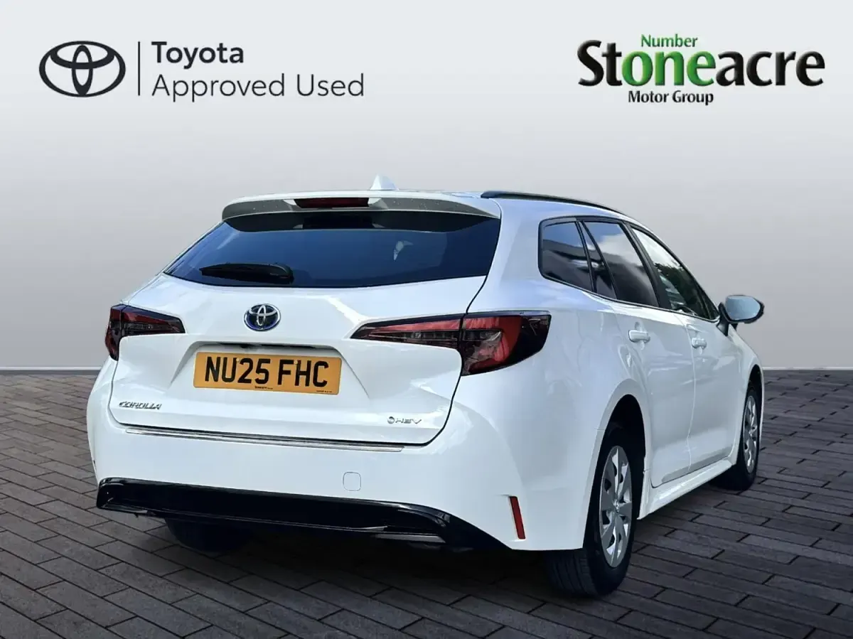 Second-hand Toyota Corolla 140 CP (102 kW) 2025 Alb Van