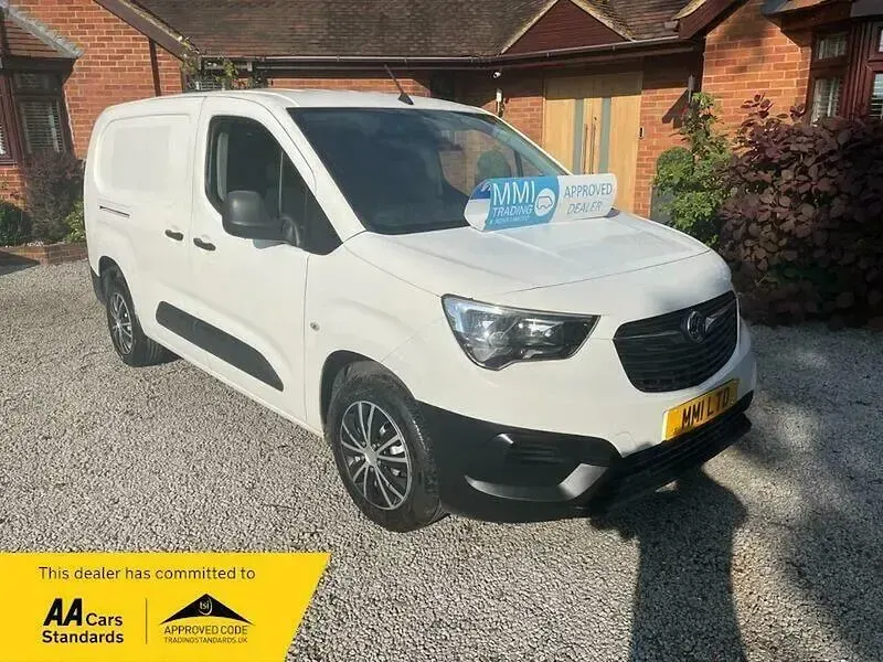 Used Vauxhall Combo Edition 2019 White MPV