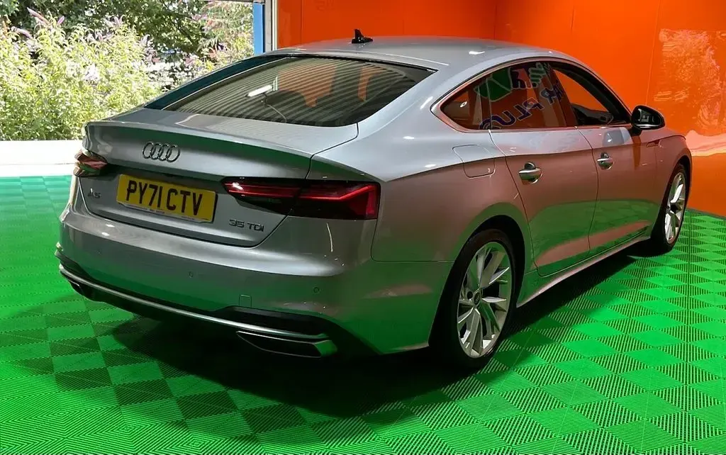 Used Audi A5 Sportback Sport 163 HP (119 kW) 2022 Silver Hatchback