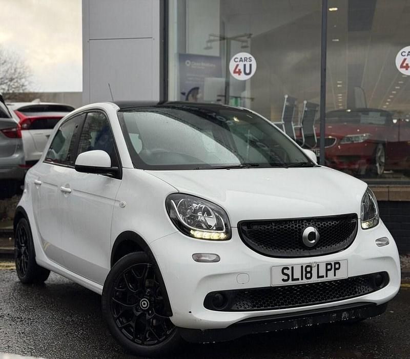 White Used 2018 Smart ForFour Premium Hatchback | £7,495 (A bit pricey) - Image 1/4