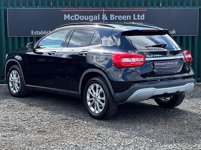 Used Mercedes GLA200 SE 136 HP (100 kW) 2018 Black SUV