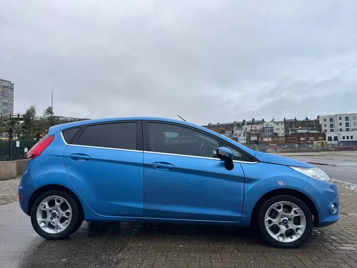 Used Ford Fiesta Zetec 2012 Blue Hatchback