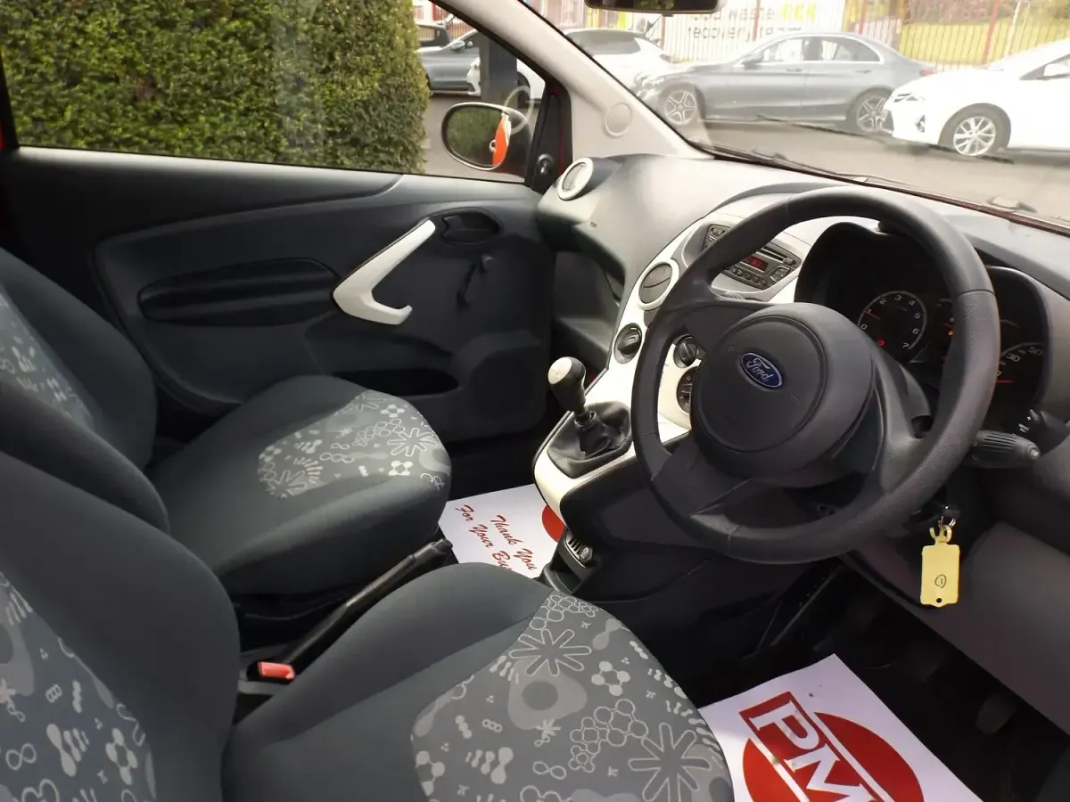 Used Ford Ka Studio 69 HP (50 kW) 2014 Red Hatchback