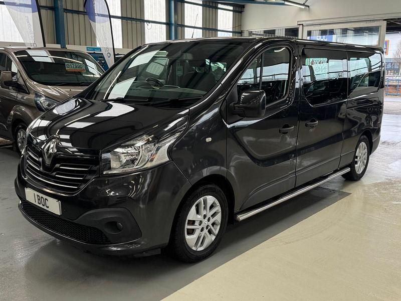 Used Renault Trafic 2018 Black MPV