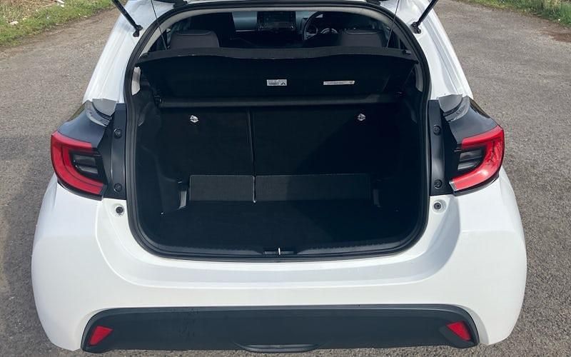 Used Toyota Yaris Hybrid Design 116 HP (85 kW) 2026 Hatchback