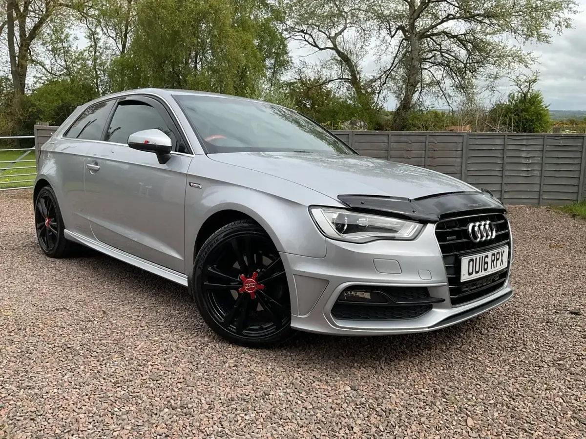 Usado Audi A3 S-Line 150 HP (110 kW) 2016 Prateado Citadino