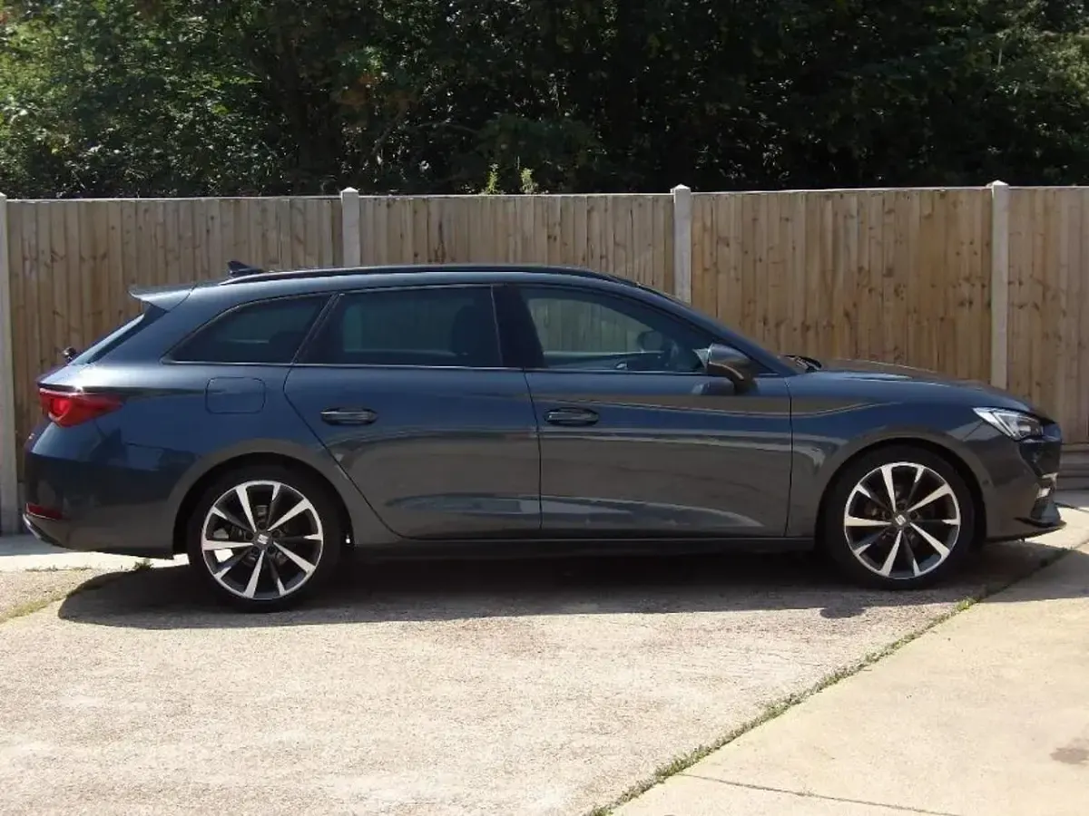 Used Seat Leon FR Sport 128 HP (94 kW) 2021 Grey Estate