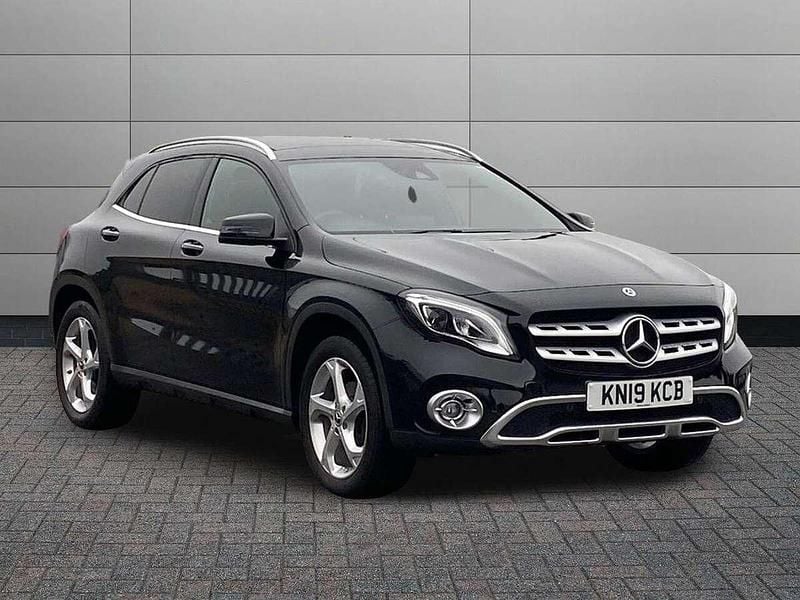 Black Used 2019 Mercedes GLA200 Premium Plus SUV | £20,450 (Expensive) - Image 1/4
