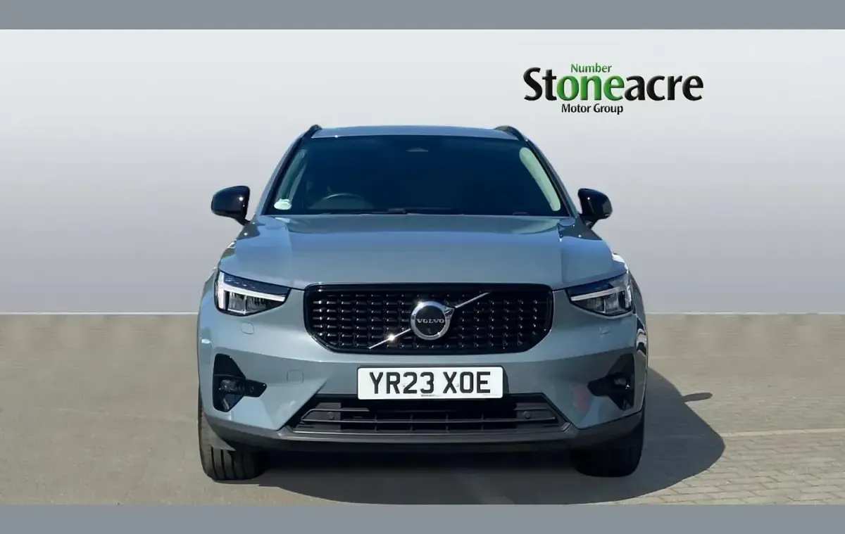 Second-hand Volvo XC40 Ultimate 194 CP (142 kW) 2023 Gri SUV