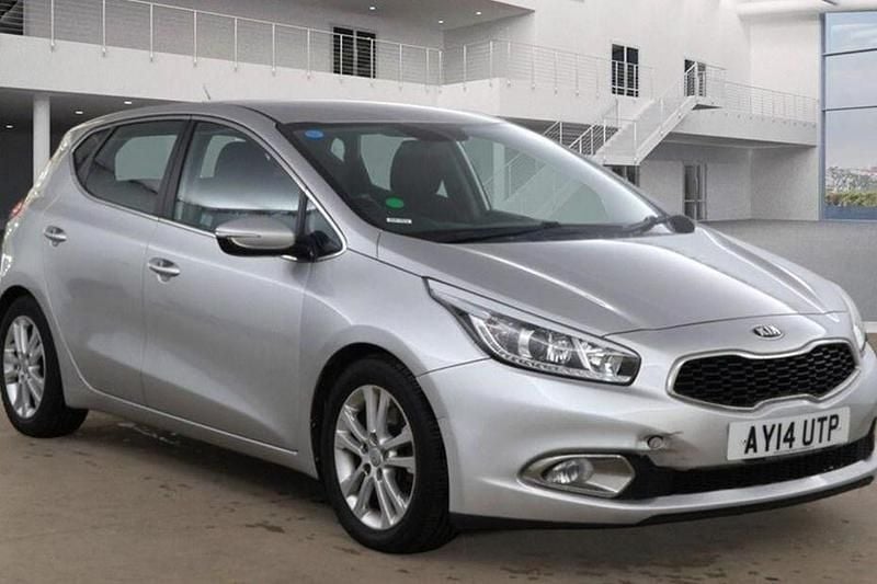 Used Kia Ceed 126 HP (92 kW) 2014 Silver Hatchback