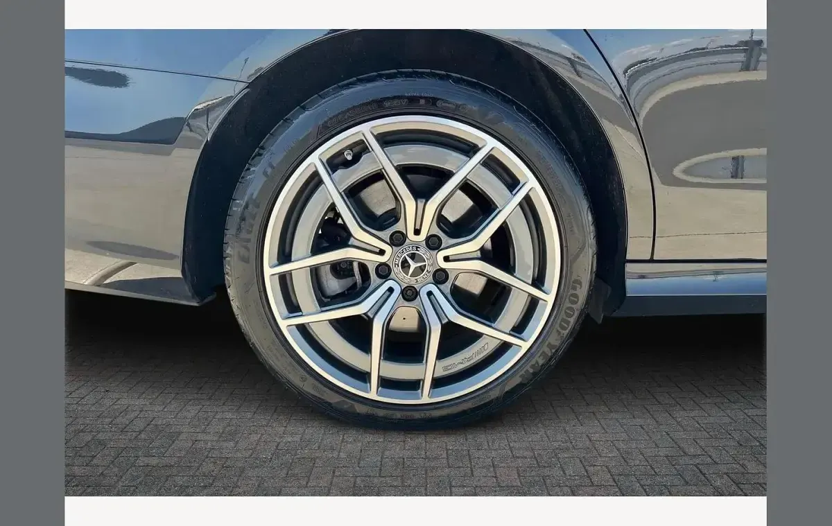 Used Mercedes E400 AMG Line Premium 334 HP (245 kW) 2023 Black Sedan