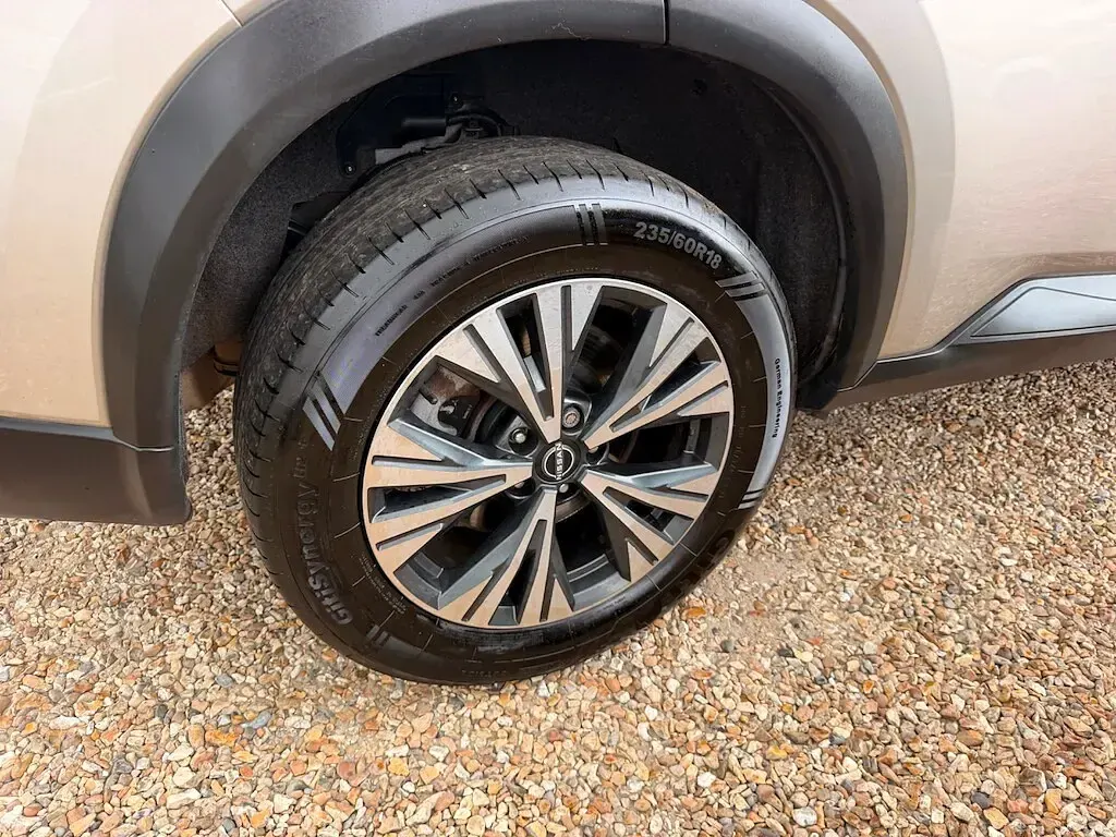 Used Nissan X-Trail N-Connecta 213 HP (156 kW) 2024 Silver SUV
