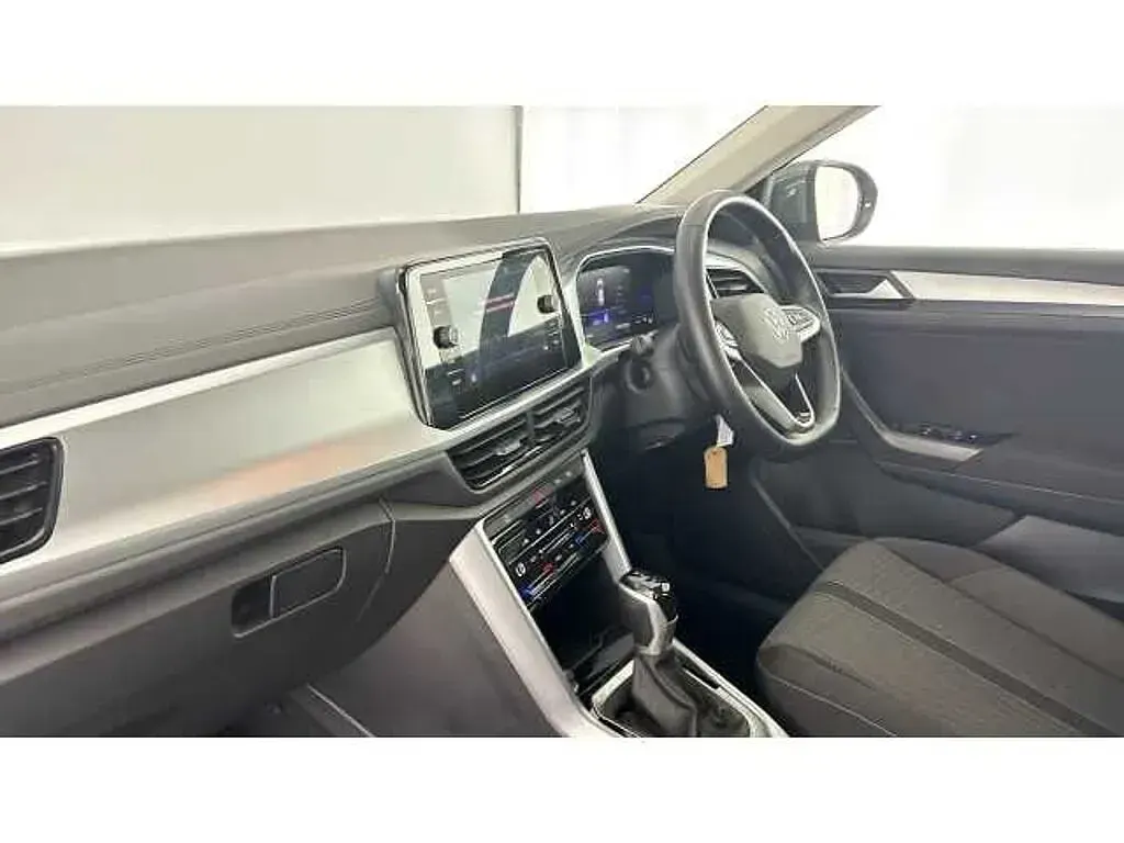 Used VW T-Roc Life 150 HP (110 kW) 2023 Indium grey SUV