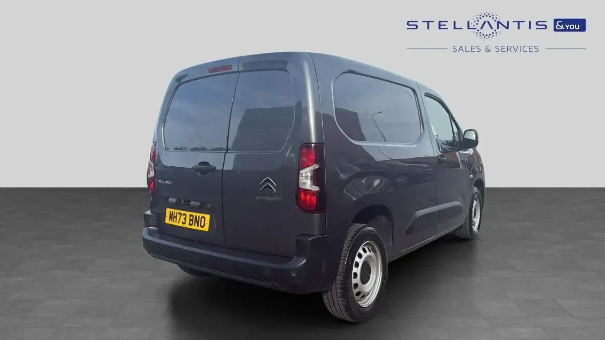 Used Citroën Berlingo 99 HP (72 kW) 2024 Grey MPV