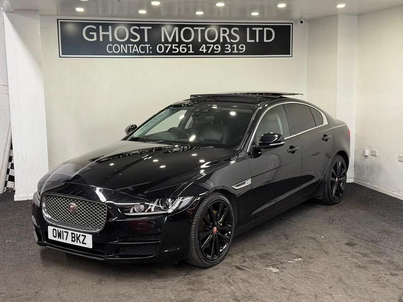 Begagnad Jaguar XE Portfolio 180 HK (132 kW) 2017 Svart Sedan