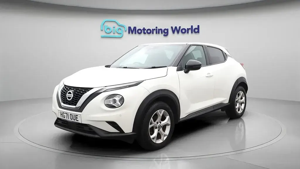 Usado Nissan Juke N-Connecta 114 HP (83 kW) 2022 Branco SUV