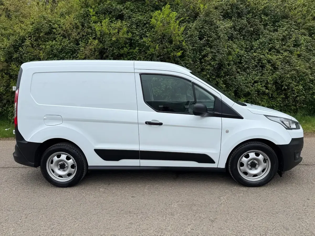 Used Ford Transit Connect 100 HP (73 kW) 2022 White MPV