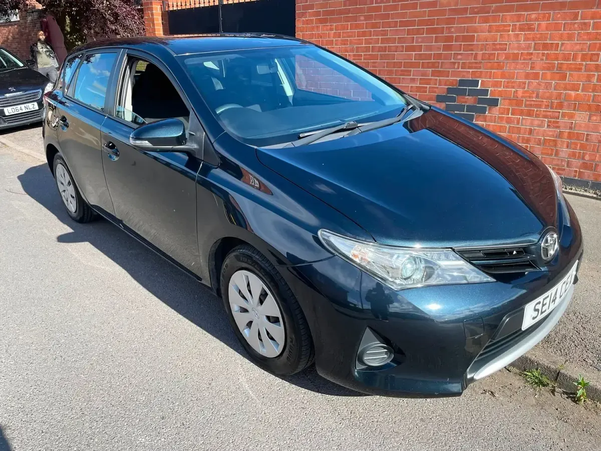 Used Toyota Auris Active 2014 Grey Hatchback