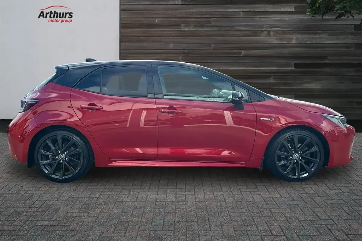 Begagnad Toyota Corolla 181 HK (133 kW) 2019 Röd Halvkombi