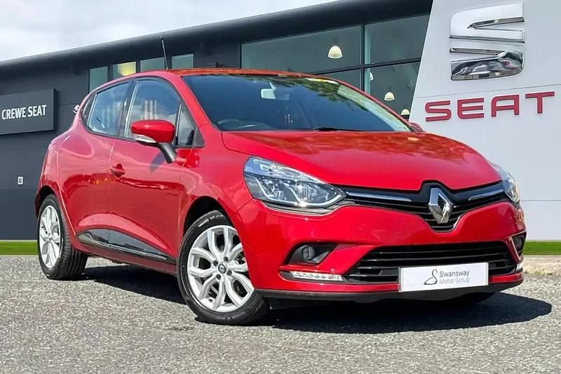 Red Used 2017 Renault Clio IV Dynamique Hatchback | £6,490 (Good price) - Image 1/1
