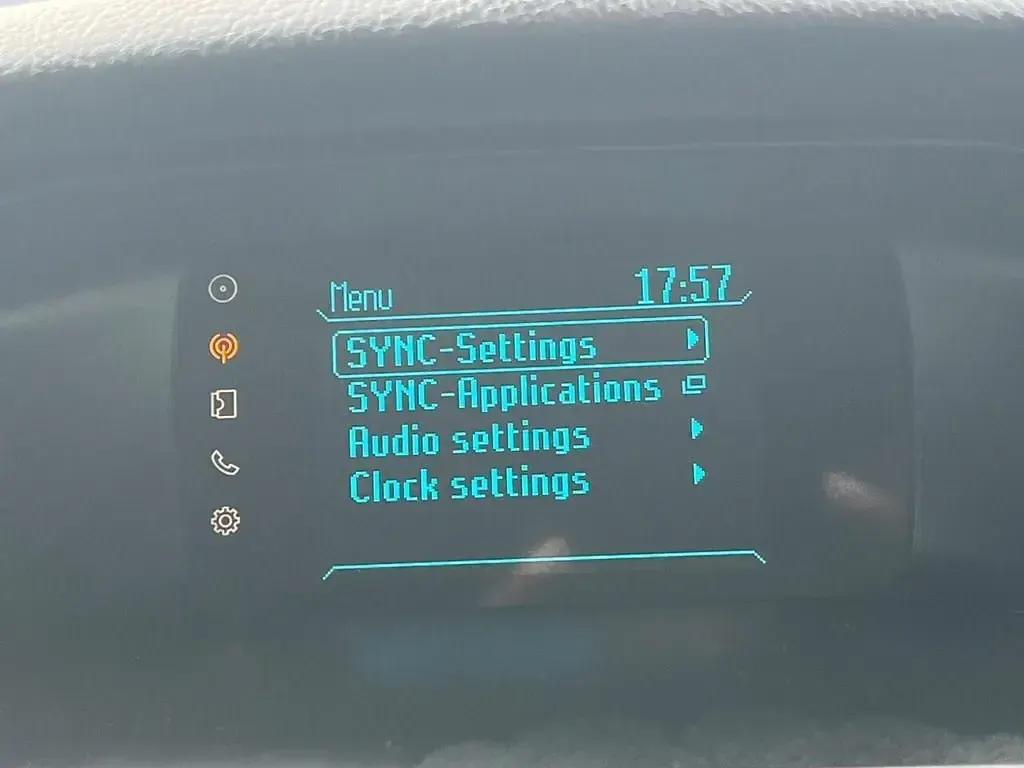 Begagnad Ford Focus Zetec 115 HK (84 kW) 2014 Blå Halvkombi