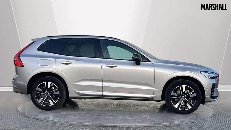 Used Volvo XC60 Plus 250 HP (183 kW) 2025 Gold SUV