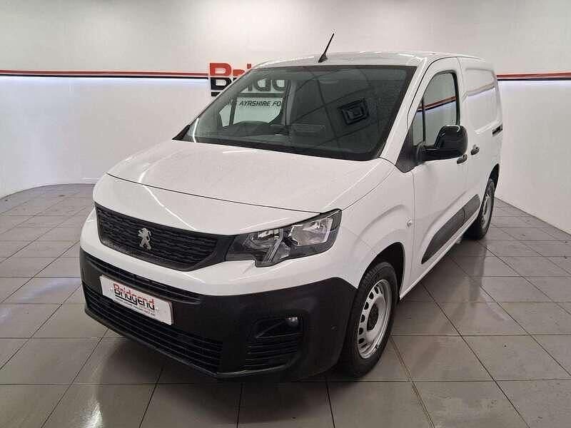 Used Peugeot Partner Premium 131 HP (96 kW) 2024 White MPV