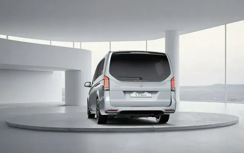 New Mercedes V220 Premium 163 HP (119 kW) 2026 MPV
