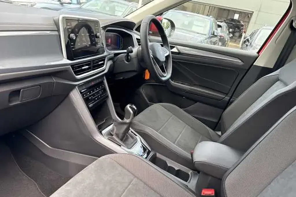 New VW T-Roc Style 150 HP (110 kW) 2026 Red SUV