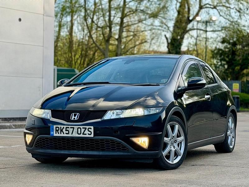 Begagnad Honda Civic EX 140 HK (102 kW) 2007 Svart Halvkombi