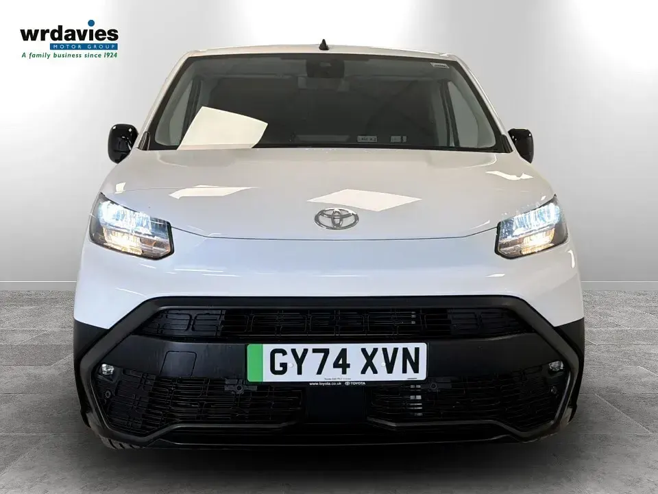 Used Toyota Proace 11 kW (15 HP) 2024 White MPV