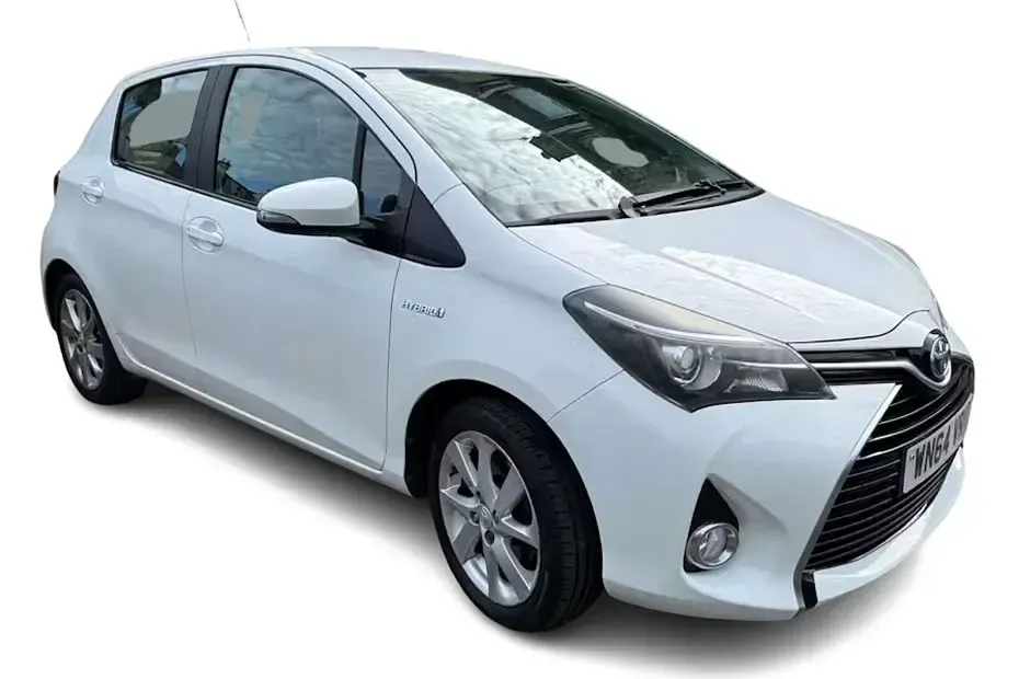 Used Toyota Yaris 101 HP (74 kW) 2014 White Hatchback