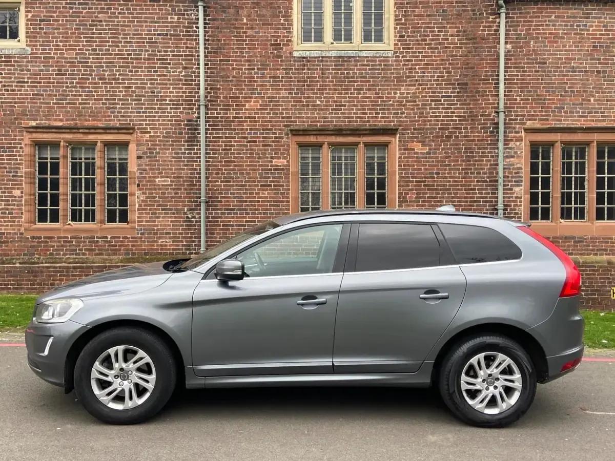 Usado Volvo XC60 SE 2016 Cinzento SUV