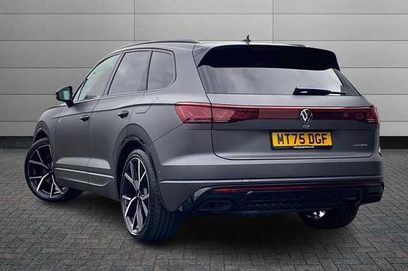 New VW Touareg R 462 HP (339 kW) 2025 Silicon grey SUV