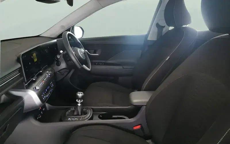 Used Hyundai Kona Advanced 120 HP (88 kW) 2025 SUV