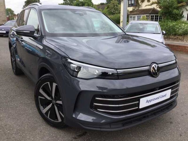 Used 2025 VW Tiguan Elegance SUV | £34,995 (Expensive) - Image 1/4