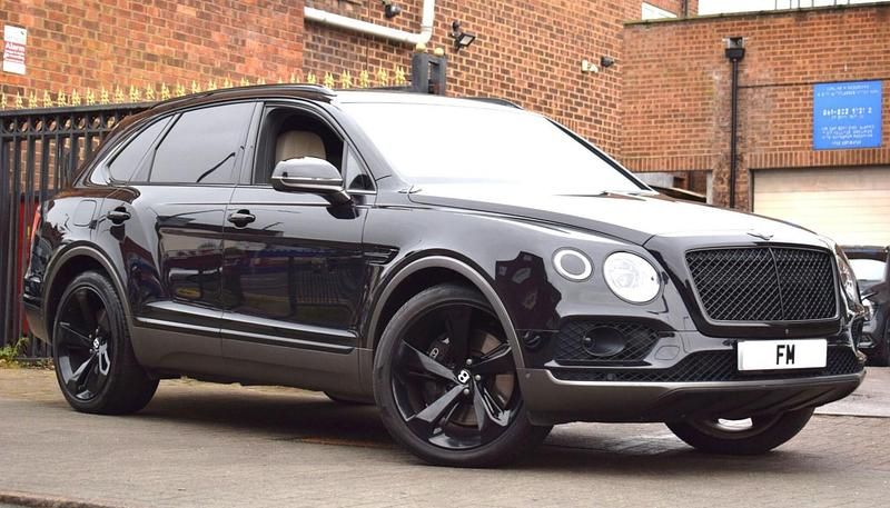 Used Bentley Bentayga 608 HP (447 kW) 2016 Black SUV