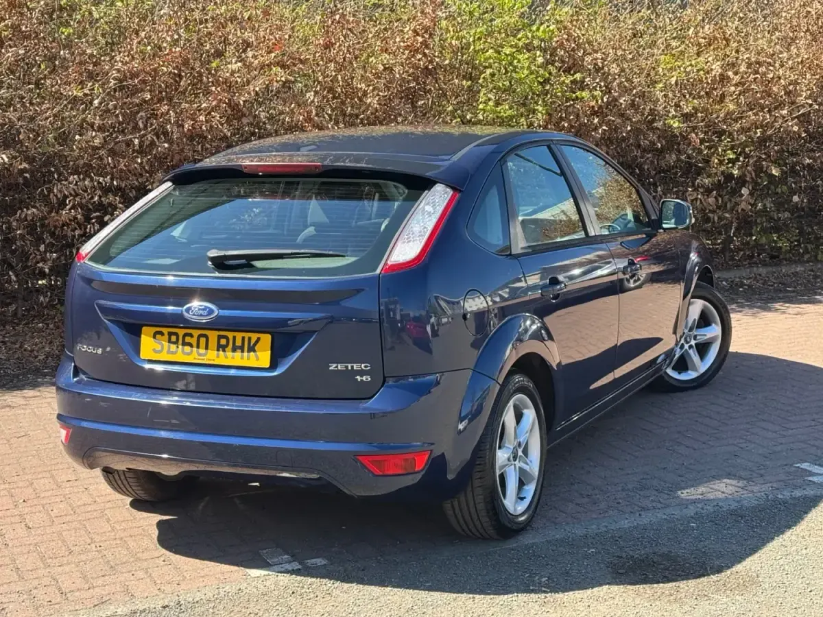 Używany Ford Focus Zetec 2010 Niebieski Hatchback
