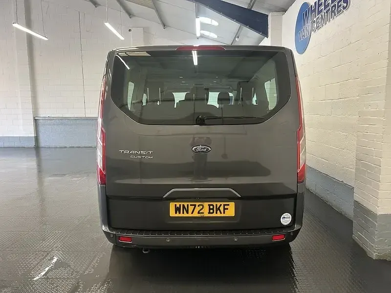 Usado Ford Tourneo Custom Titanium 2022 Magnetic (metallic colour) Van