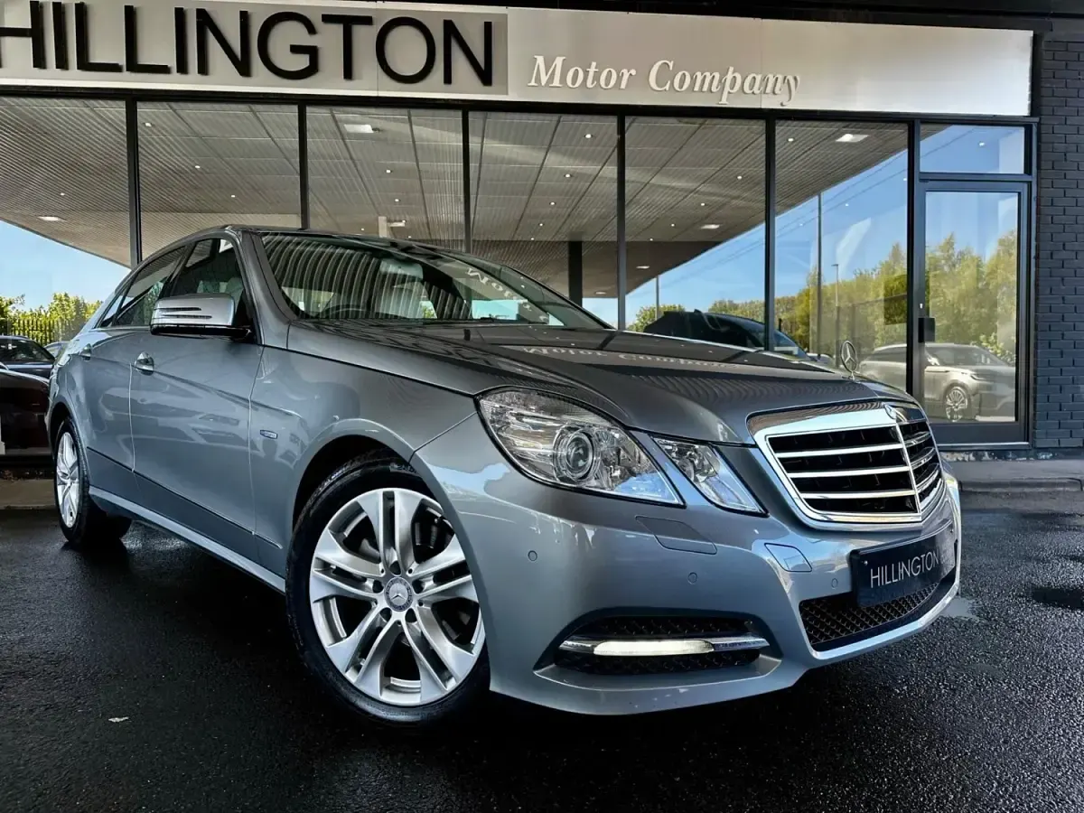 Używany Mercedes E220 Avantgarde 2011 Srebrny Sedan/Limuzyna