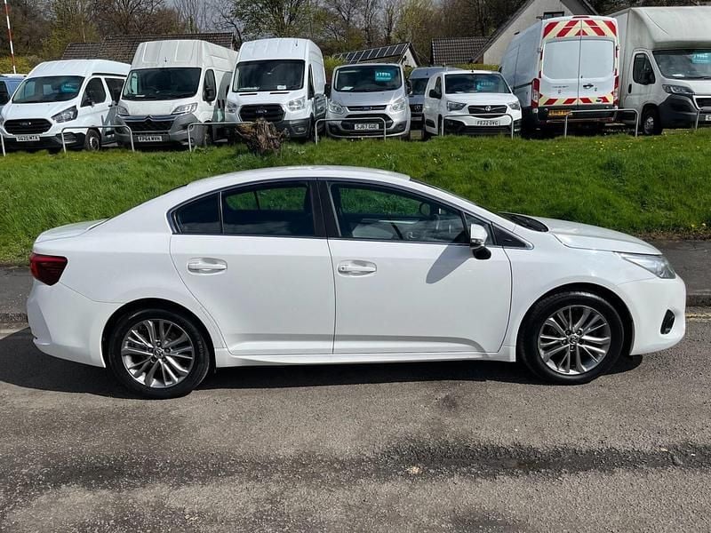 Used Toyota Avensis Business Edition 147 HP (108 kW) 2017 White Sedan