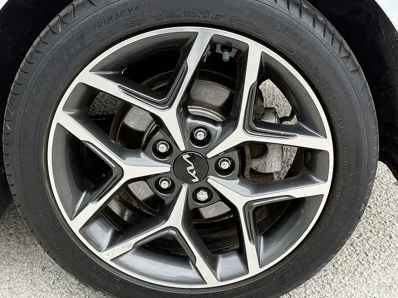 Usado Kia Ceed 158 HP (116 kW) 2022 Branco Citadino