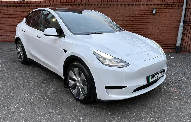 White Used 2022 Tesla Model Y RWD SUV | £18,950 (Fair price) - Image 1/4