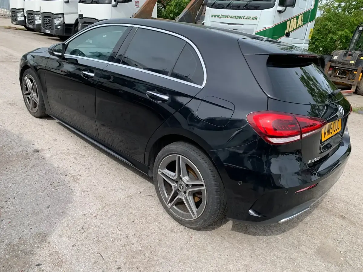 Begagnad Mercedes A200 AMG Line Premium 2019 Svart Halvkombi