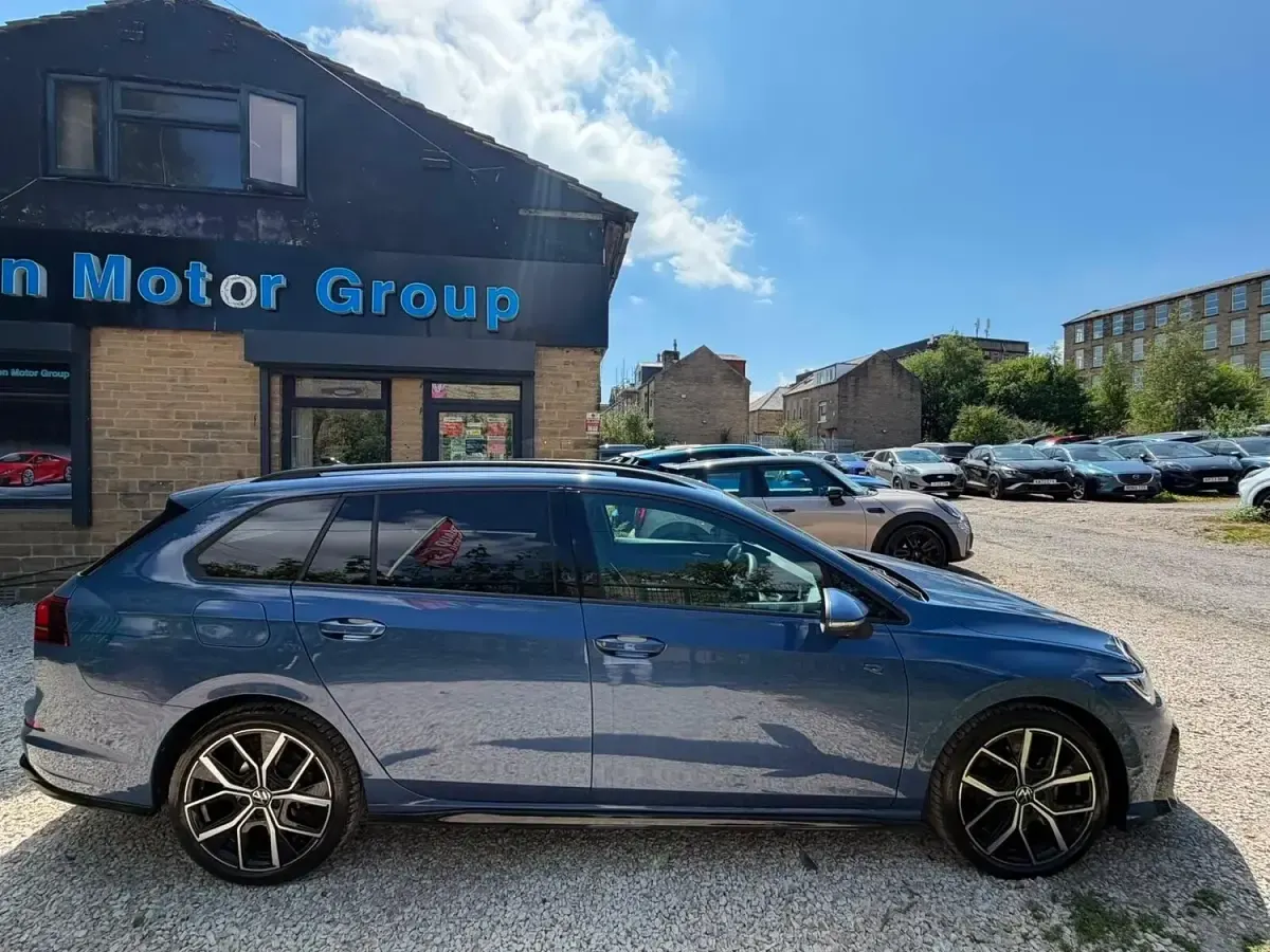 Used VW Golf VIII R-line 2024 Blue Estate