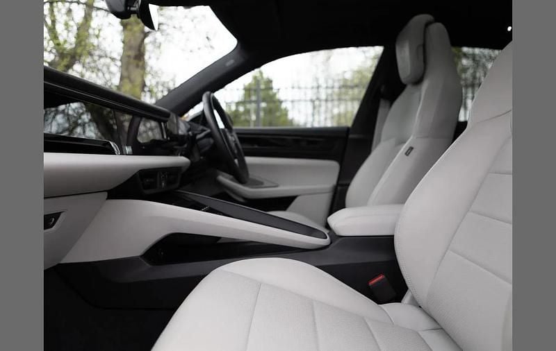 Used Porsche Macan 300 kW (408 HP) 2025 Orange SUV