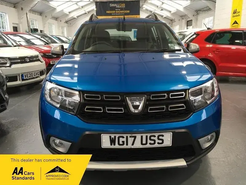 Used Dacia Sandero Lauréate 90 HP (66 kW) 2017 Blue Hatchback